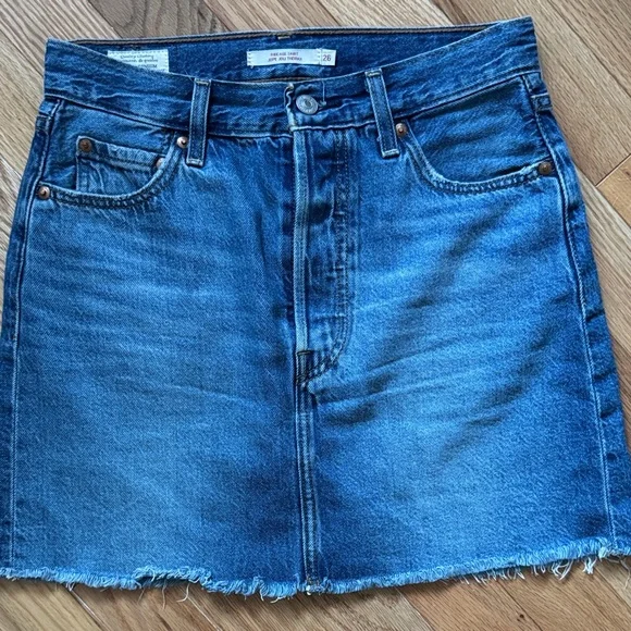 Levi’s Ribcage Mini Skirt - Picture 1 of 3